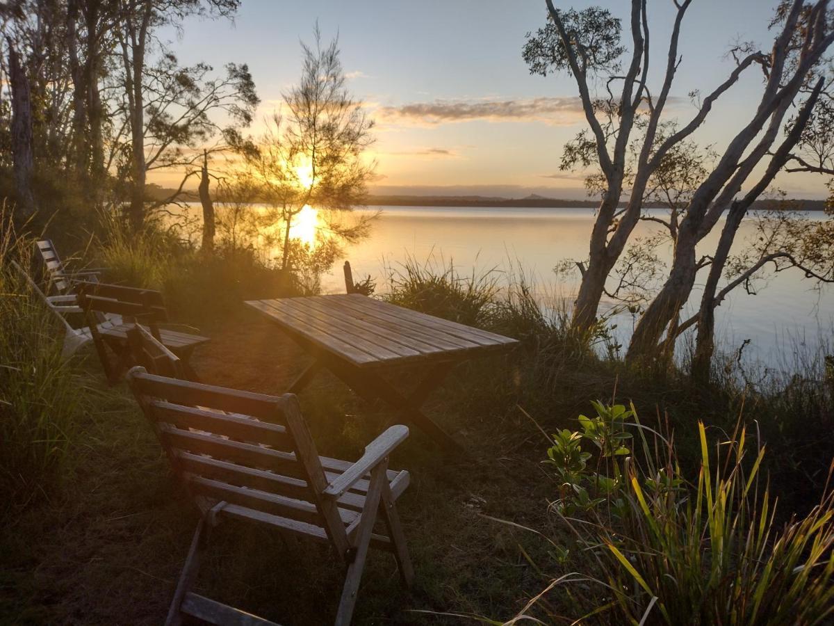 Lake Weyba Noosa Lodge & Kangaroos Peregian Beach Exterior photo
